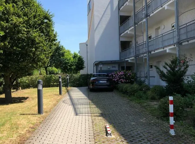Parkplatz Und Balkon - Burberg's Heimathafen In * Wiesbaden