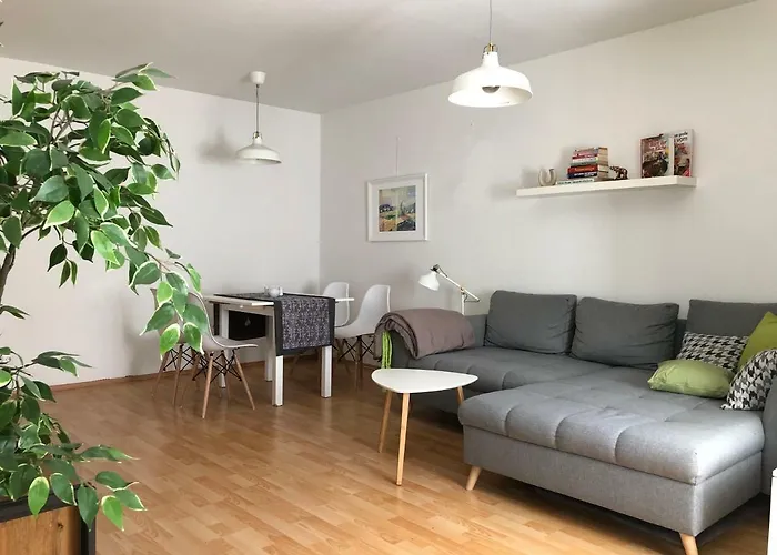 Parkplatz Und Balkon - Burberg's Heimathafen In *